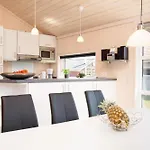 2 House B 93 Hébergement de vacances *